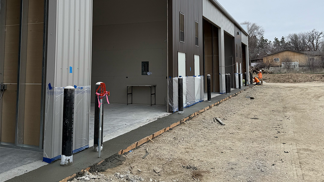 Large overhead door storage condo for RVs